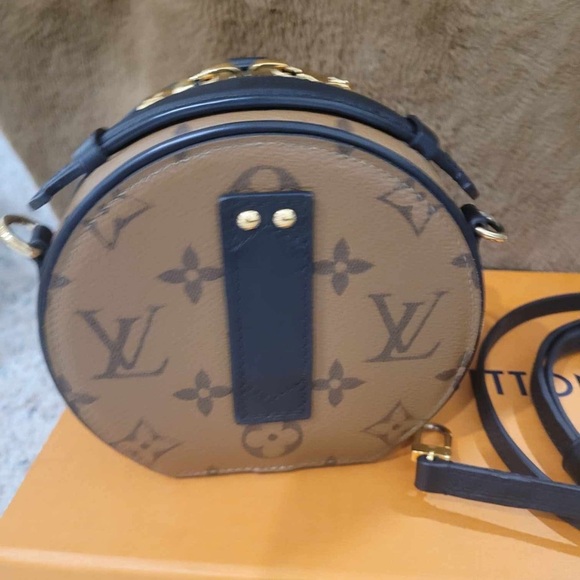 LOUIS VUITTON
2023 Monogram Reverse Mini Boite Chapeau - Picture 1 of 13
